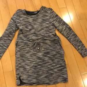 Gray long top with pockets